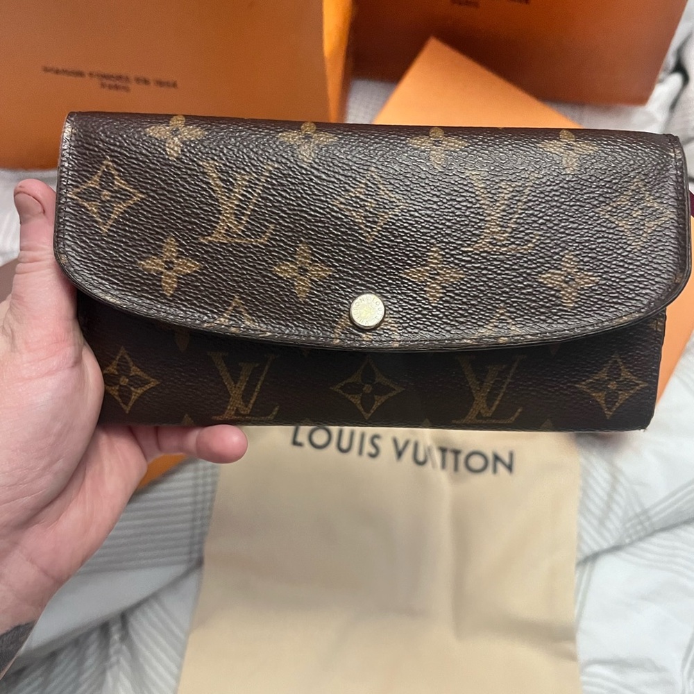 Louis Vuitton Sarah Wallet